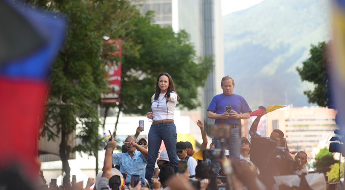 Interceptan a María Corina Machado al salir de la manifestación de Chacao