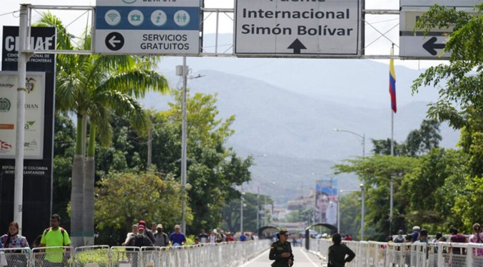 Retiran contenedor del Puente Internacional Simón Bolívar