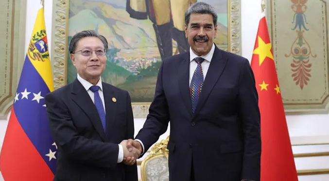 Maduro agradece la visita de Manuel Zelaya y autoridades de Serbia, China y Rusia