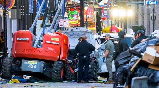 Diez muertos y 30 heridos después de que un auto embistiera a una multitud en calles Canal y Bourbon de Nueva Orleans