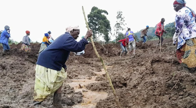 Al menos 15 muertos y más de 100 desaparecidos tras deslizamientos de tierra en Uganda