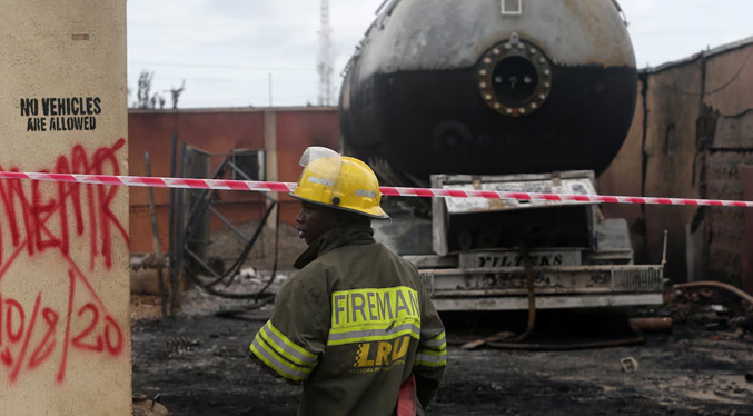 Explosión por el choque de un camión cisterna deja más de 40 víctimas en Nigeria