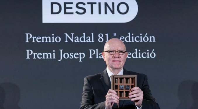 El argentino Jorge Fernández Díaz gana el 81 Premio Nadal con ‘El secreto de Marcial’