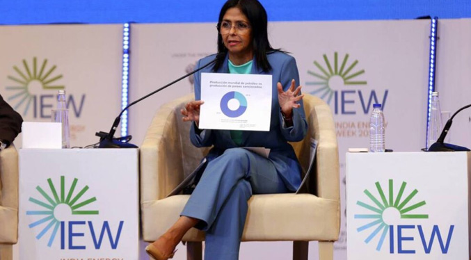 Delcy Rodríguez considera «absurdo» excluir a Venezuela del mercado petrolero global