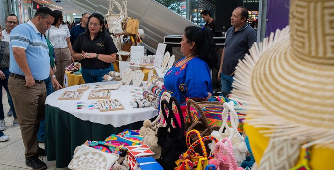 Alcaldía de Maracaibo lleva una edición especial de la feria de Artesanía y Turismo a Gran Bazar