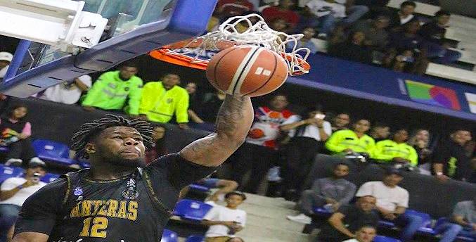 Panteras supera al vigente campeón para sumar su primera victoria de la temporada