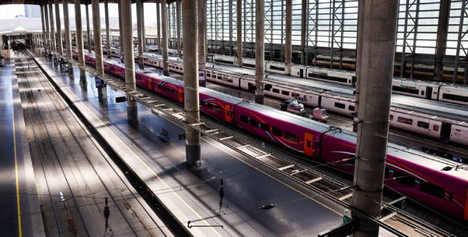 Más de 30.000 personas son evacuadas de trenes varados por el apagón en España