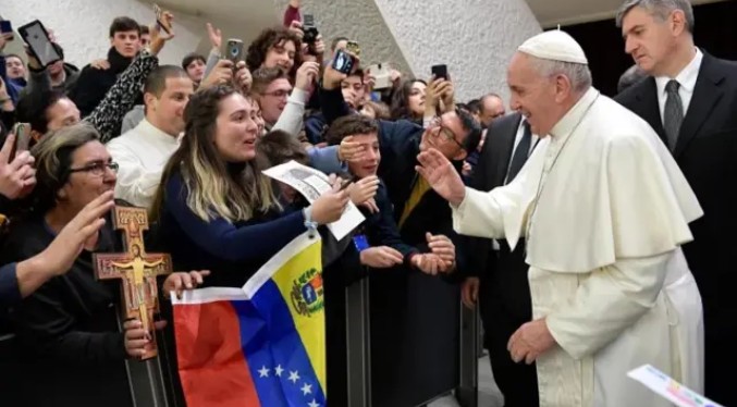 Venezuela expresa su pesar por la partida física del papa Francisco
