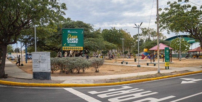 Alcaldía entrega vía y cancha recuperada en Canta Claro parroquia Coquivacoa