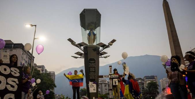 Familias venezolanas oran en viacrucis para que la Justicia libere a «presos políticos»