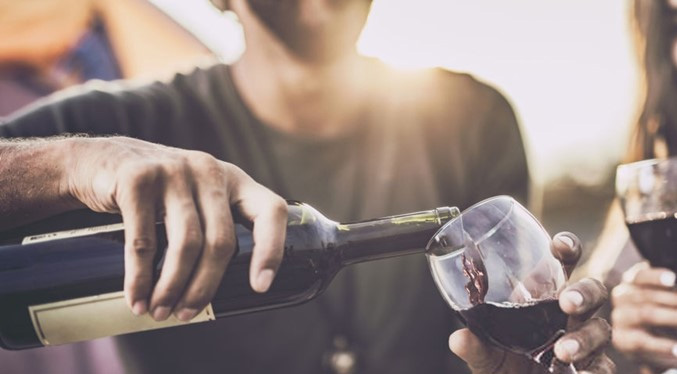 El consumo mundial de vino se encuentra en su nivel más bajo desde 1961
