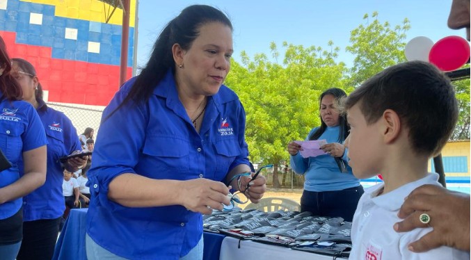Gobernación del Zulia entrega más de 600 lentes a estudiantes del municipio Maracaibo