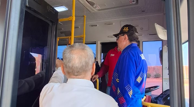 Presidente del Metro de Maracaibo supervisa operatividad de unidades de transporte en el Terminal