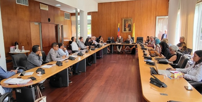 Consejo Universitario de la UCV reconoce labor de docentes en el Día del Trabajador