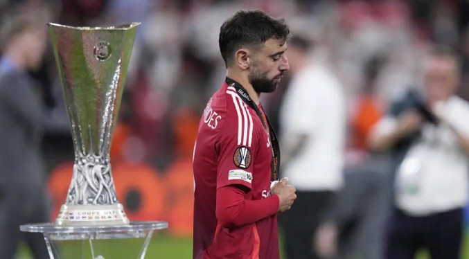 Man United enfrenta más problemas financieros tras hundirse en final de la Liga Europa