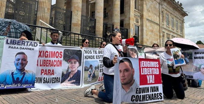 Familias de colombianos detenidos en Venezuela piden a Petro intervenir por su liberación