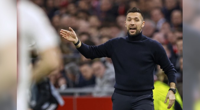 Farioli renuncia como técnico tras derrumbe de Ajax y dejar escapar el título de Holanda