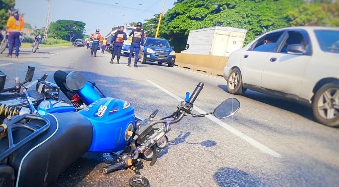 Motorizado muere tras chocar contra autobús en Valencia