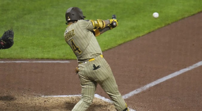 Luis Arráez conecta tres hits y produce tres carreras en la victoria de Padres sobre Piratas