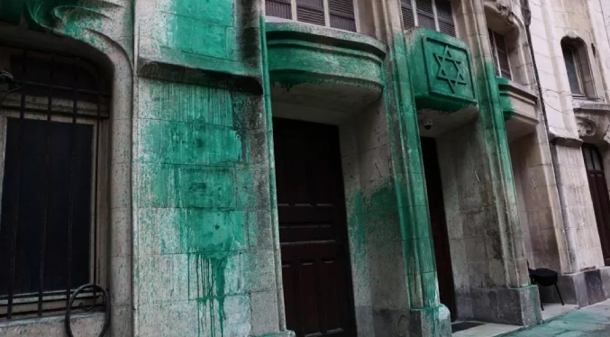 Pintadas en el memorial del Holocausto y varias sinagogas de París