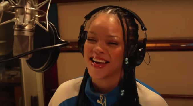 Rihanna regresa al ruedo musical con un tema para la banda sonora de «Pitufos» (Video)