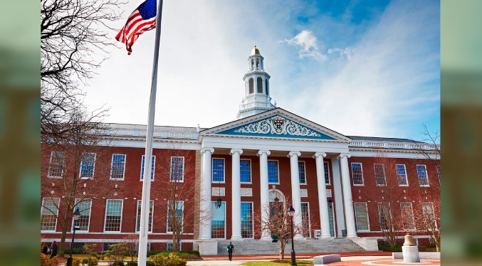 EEUU abre una investigación a Harvard por su patrocinio de visados internacionales