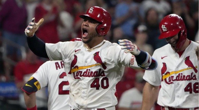 Jonrón de Wilson Contreras impulsa victoria 6-3 de Cardenales ante Piratas