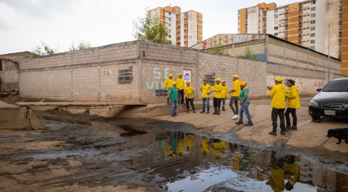 Alcaldía de Maracaibo sanea 500 metros lineales del tramo Arismendi de la cañada Morillo