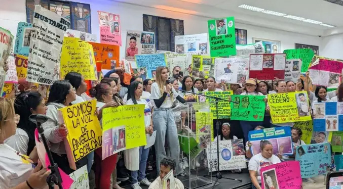 Familiares de migrantes deportados a El Salvador exigen respuestas a la ONU