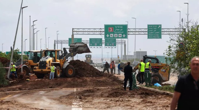Un misil cae cerca del aeropuerto de Tel Aviv tras disparo desde Yemen