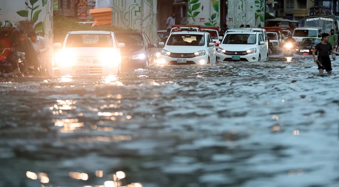 Al menos 19 muertos y 100 heridos tras tormentas de viento y lluvias en Pakistán
