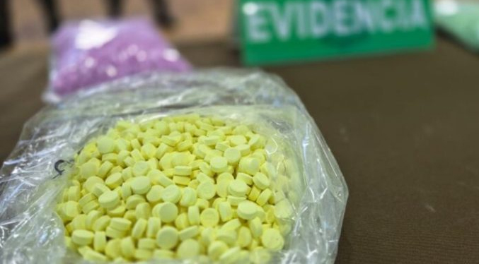 Capturan a dos venezolanos en Chile: Incautan más de 30 mil pastillas de metanfetamina