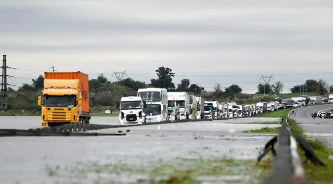 El temporal en Argentina deja cuatro mil 100 evacuados y cuatro personas desaparecidas
