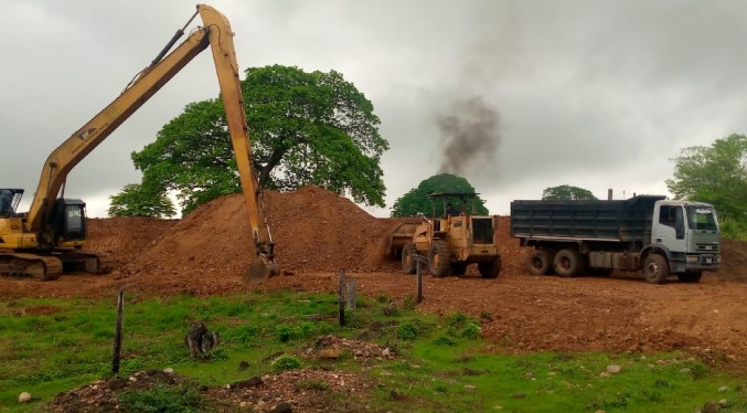 Gobierno nacional atiende ruptura de tramo de carretera en Cachirí