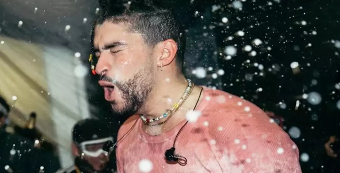 La música de Bad Bunny activa neurotransmisores como placer y euforia, según un estudio