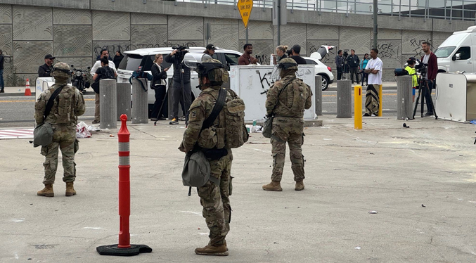 Guardia Nacional arriba a Los Ángeles tras violentas protestas contra las redadas migratorias