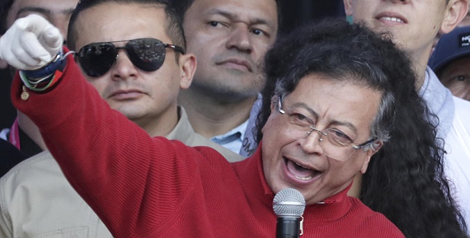 Congresistas de EEUU tachan de «invento» su presunta participación en complot contra Petro