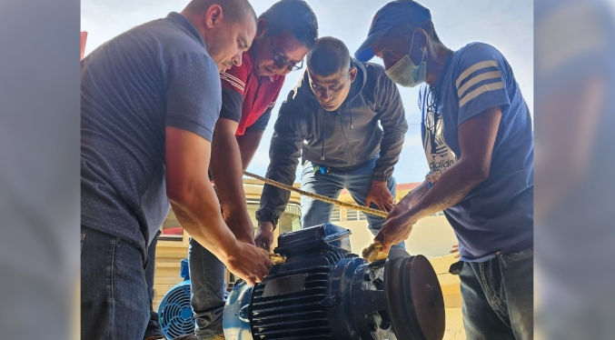 Hidrolago entrega dos bombas de agua en el Hospital General de Cabimas