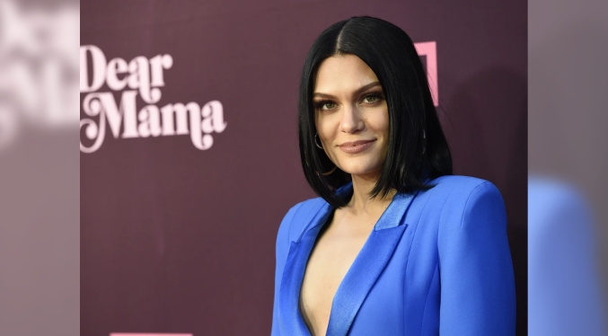 Jessie J revela que padece cáncer de mama