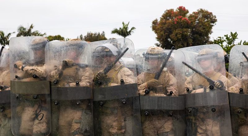 Los marines preparan su entrada a Los Ángeles mientras las protestas se extienden por todo EEUU