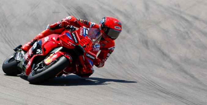 Marc Márquez domina con puño de hierro el GP de Aragón