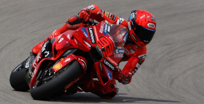 Marc Márquez manda con autoridad en MotorLand, mientras KTM y Honda se suman a la batalla