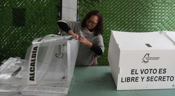 México elige por primera vez a sus jueces en unas elecciones llenas de polémica y confusión