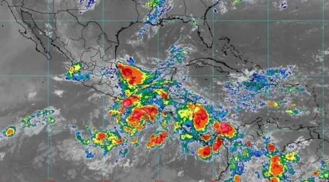 México se mantiene alerta por la probable evolución de Erick a huracán categoría 2