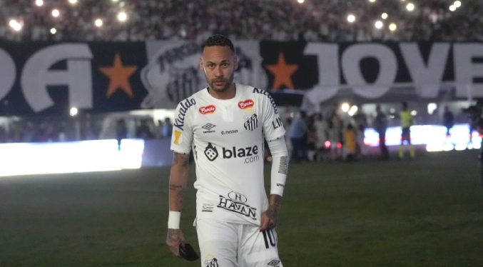 Nueva lesión margina a Neymar de duelo crucial con Santos