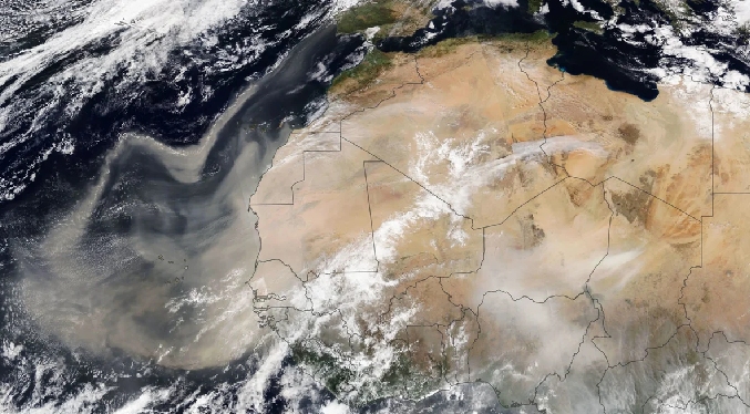 Colosal nube de polvo del Sahara cubre el Caribe rumbo a EEUU