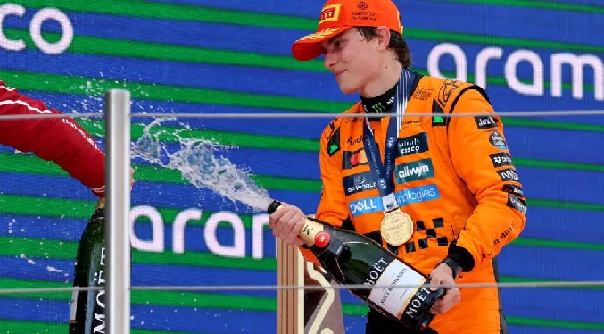 Piastri triunfa en doblete de McLaren en Montmeló y refuerza su liderato