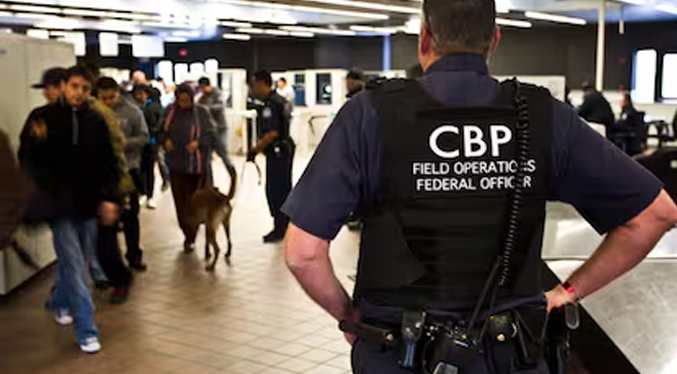 EEUU investiga a quienes viajen con esta suma de dinero en efectivo sin declarar