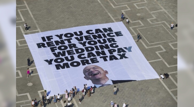 Los invitados para la boda de Bezos empiezan a llegar a Venecia entre protestas