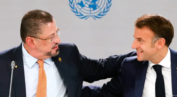 Macron: “Ni Groenlandia ni el Ártico están en venta”